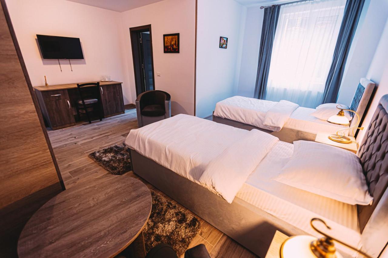 Motel Piatra Corbului Békás Kültér fotó