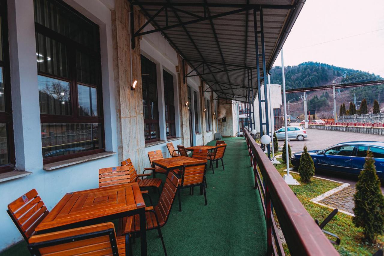 Motel Piatra Corbului Békás Kültér fotó